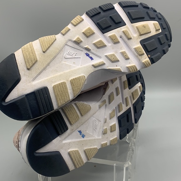 Nike Huarache Run SE "Prism Pink/White" Size 6.5 (8 Women) - Picture 5 of 6